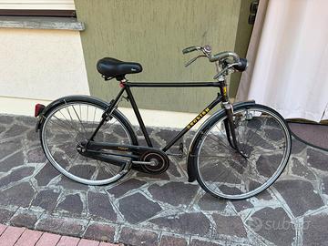 Bicicletta con canna e freni a bacchetta