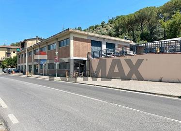 Capannone industriale e commerciale