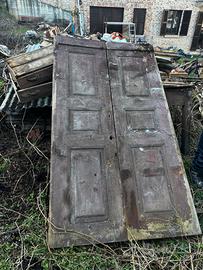 Antica porta in legno