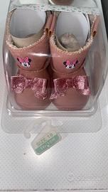 stivaletti per neonati rosa con Minnie.