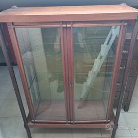 vetrina in legno