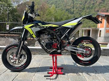 Fantic MOTARD 125 4T