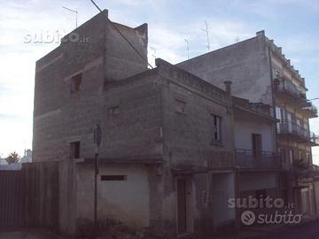 Appartamento allo stato rustico