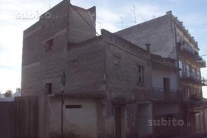 Appartamento allo stato rustico