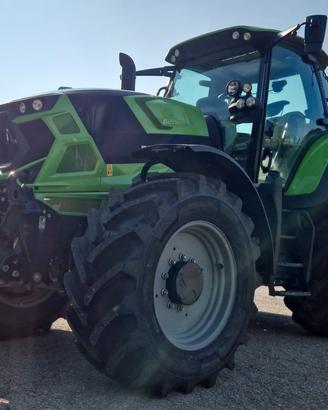 Trattore usato Deutz-Fahr AGROTRON 6215 RCSHIFT