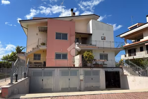 CASA SEMINDIPENDENTE A PINETO