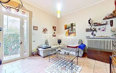 ST223 - APPARTAMENTO PIANO TERRA CON AREA CORTILIZ