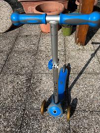 Monopattino per bambini a 3 ruote