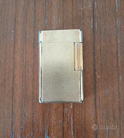 Accendino placcato oro S.T. Dupont