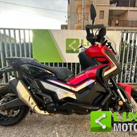 HONDA X-ADV 750 .