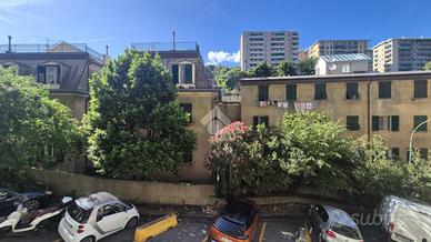 4 LOCALI A GENOVA