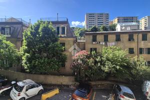 4 LOCALI A GENOVA