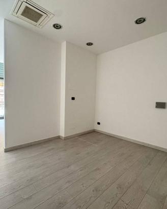 Attività / Licenza di 35 m² con 2 locali a Bologna
