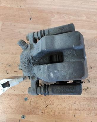 Pinza freno post dx TOYOTA RAV 4 4X4 2231cc 2006
