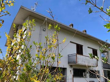 Villa di 390 m² con più di 5 locali e box auto dop