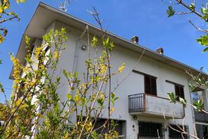 Villa di 390 m² con più di 5 locali e box auto dop