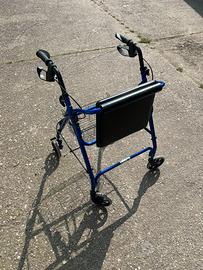 Rollator deambulatore