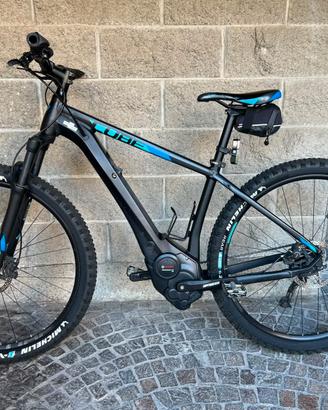 bici elettrica CUBE ACCESS Hybrid one 500 taglia M