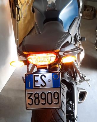 Honda CB 650R 2020 portatarga, griglia radiatore.