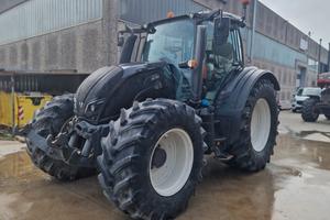 Trattore Valtra N124 Hi-Tech