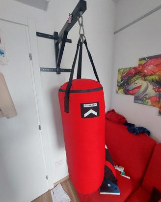 Sacco boxe con supporto muro