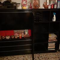 libreria in legno nero con vetrina 