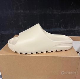 Ciabatte adidas Originals Yeezy bianche, taglia37