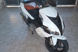 aprilia SR50 2009