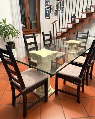 Tavolo in vetro con colonne in stile classico
