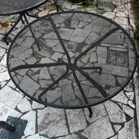 Tavoli rotondi in ferro per esterno
