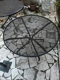 Tavoli rotondi in ferro per esterno