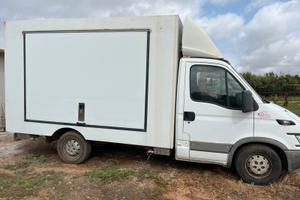 Furgone Iveco auto negozio pescheria