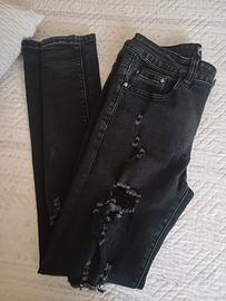 Jeans strappati neri taglia XS