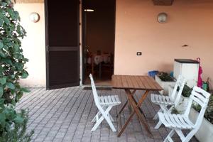 Bilocale arredato con patio esterno