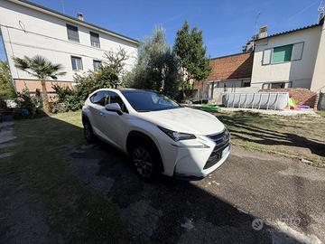 Lexus NX300