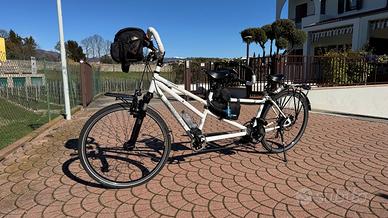 Tandem a pedalata assistita