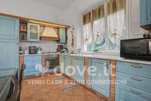 Casa indipendente di 140 m² con 4 locali a Bussole