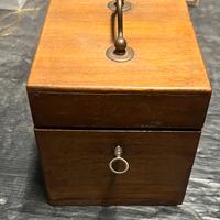 Apparecchio per elettroterapia d epoca