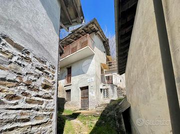 CASA SEMINDIPENDENTE A MONASTERO DI LANZO