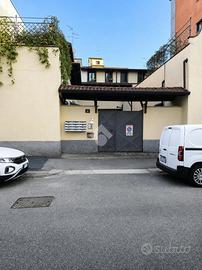 2 LOCALI A MILANO