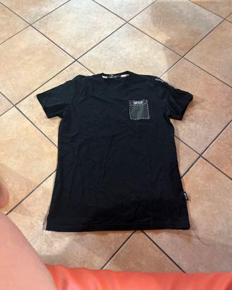 T-shirt DRTCH Nera con Tasca e Dettaglio Manica ✨