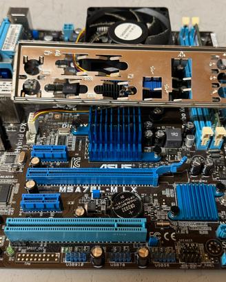 Scheda madre + CPU e RAM