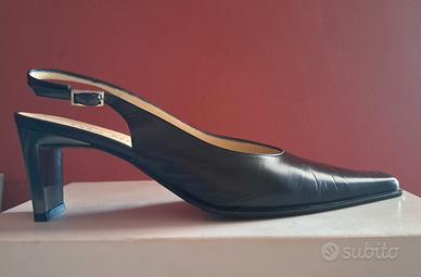 Black slingback scarpe