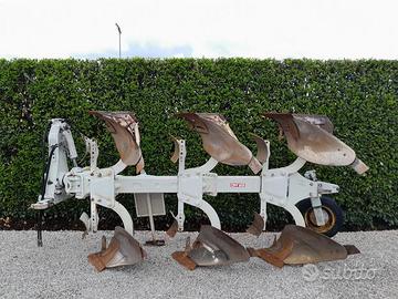 Aratro usato trivomere variabile ermo