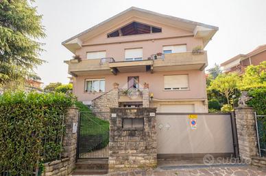 VILLA SINGOLA A TORRE BOLDONE