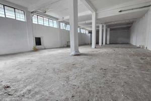 Locale commerciale a Tremestieri Etneo