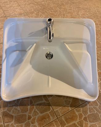 Lavandino bagno disabili
