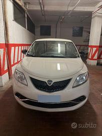 Lancia y 1.2 Gold Limited Edition