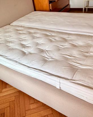 Letto matrimoniale con materassie doghe