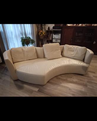 divano in pelle 
